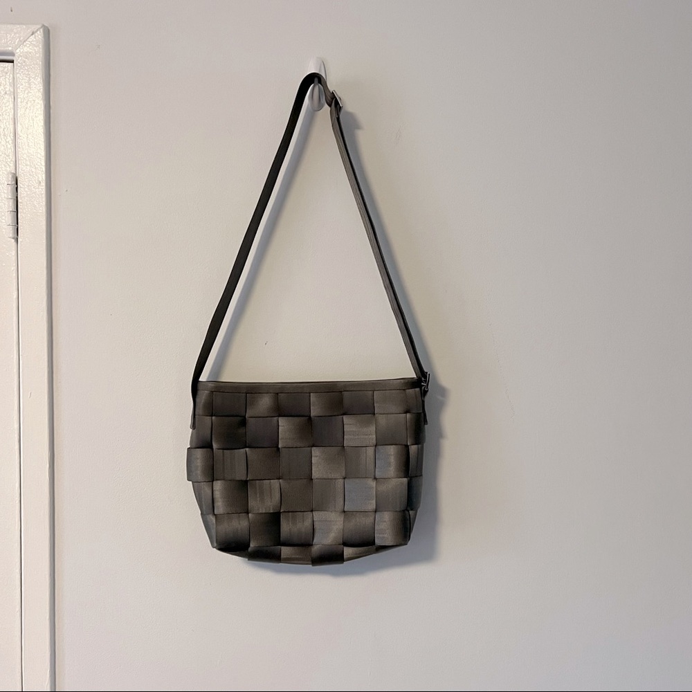 HARVEYS Original Seatbelt Shoulder Bag.  Beautiful Dove Gray color.